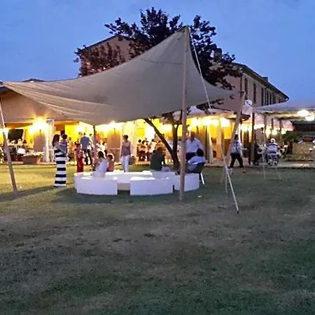 Antico Casale Le Fossate فندق