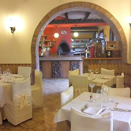 فندق Antico Casale Le Fossate